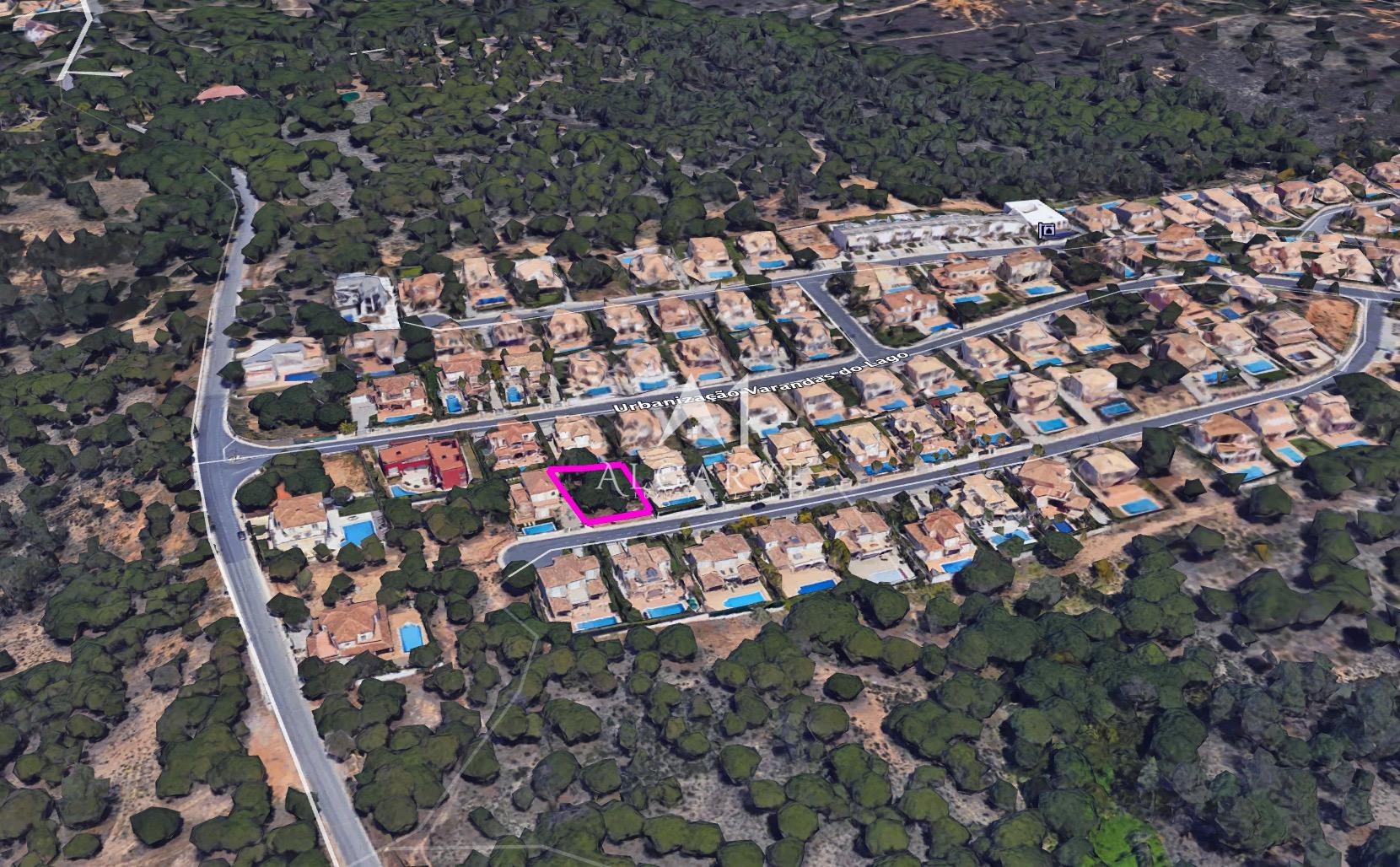 BEAUTIFULLY LOCATED PLOT CLOSE TO THE BEACH Quinta do Lago and Vale
