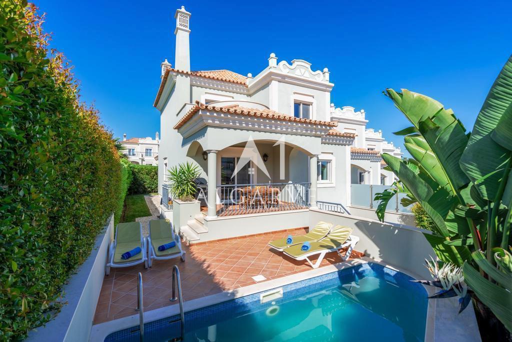 THE CREST TOWNHOUSE 3+1 BEDROOMS Quinta do Lago and Vale do Lobo