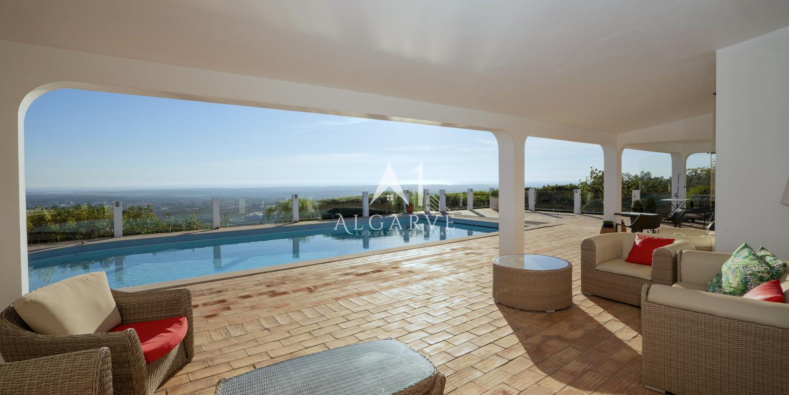 SANTA BARBARA ONE STOREY VILLA WITH PANORAMIC SEA VIEWS Algarve