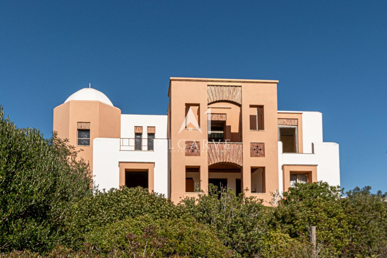 TIMELESS COUNTRYSIDE LUXURY VILLA BETWEEN LOULÉ & ALBUFEIRA