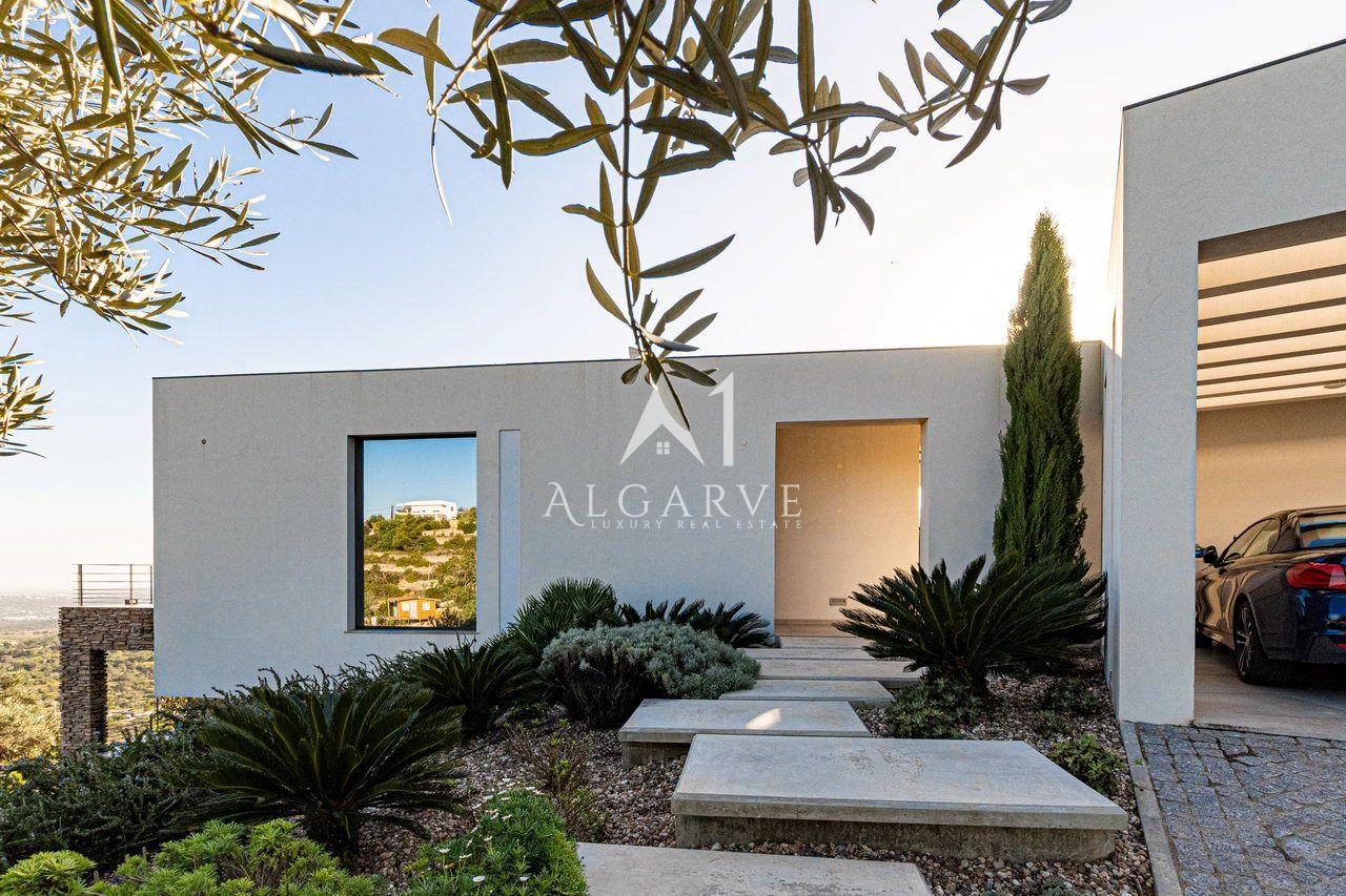 LUXURY VILLA IN LOULE ALGARVE – SEA VIEW MODERN HOME