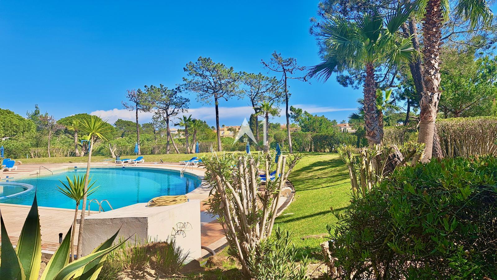 APARTAMENTO ESTÚDIO PARCIALMENTE REMODELADO NA QUINTA DO LAGO - OPORTUNIDADE DE INVESTIMENTO PRIME