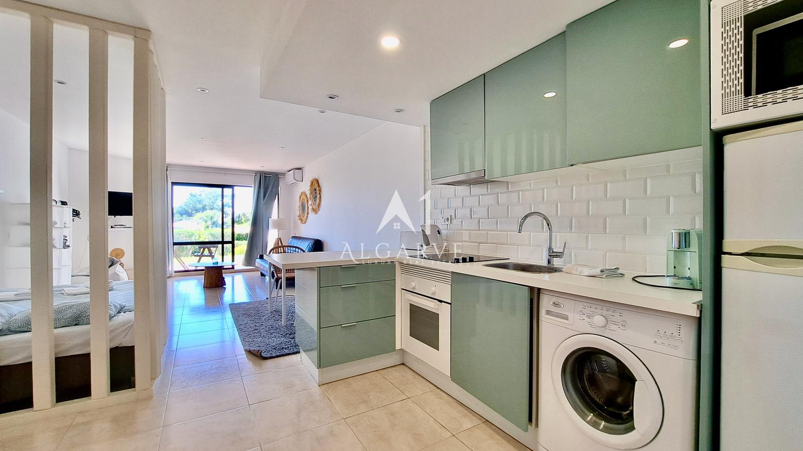 APARTAMENTO ESTÚDIO PARCIALMENTE REMODELADO NA QUINTA DO LAGO - OPORTUNIDADE DE INVESTIMENTO PRIME