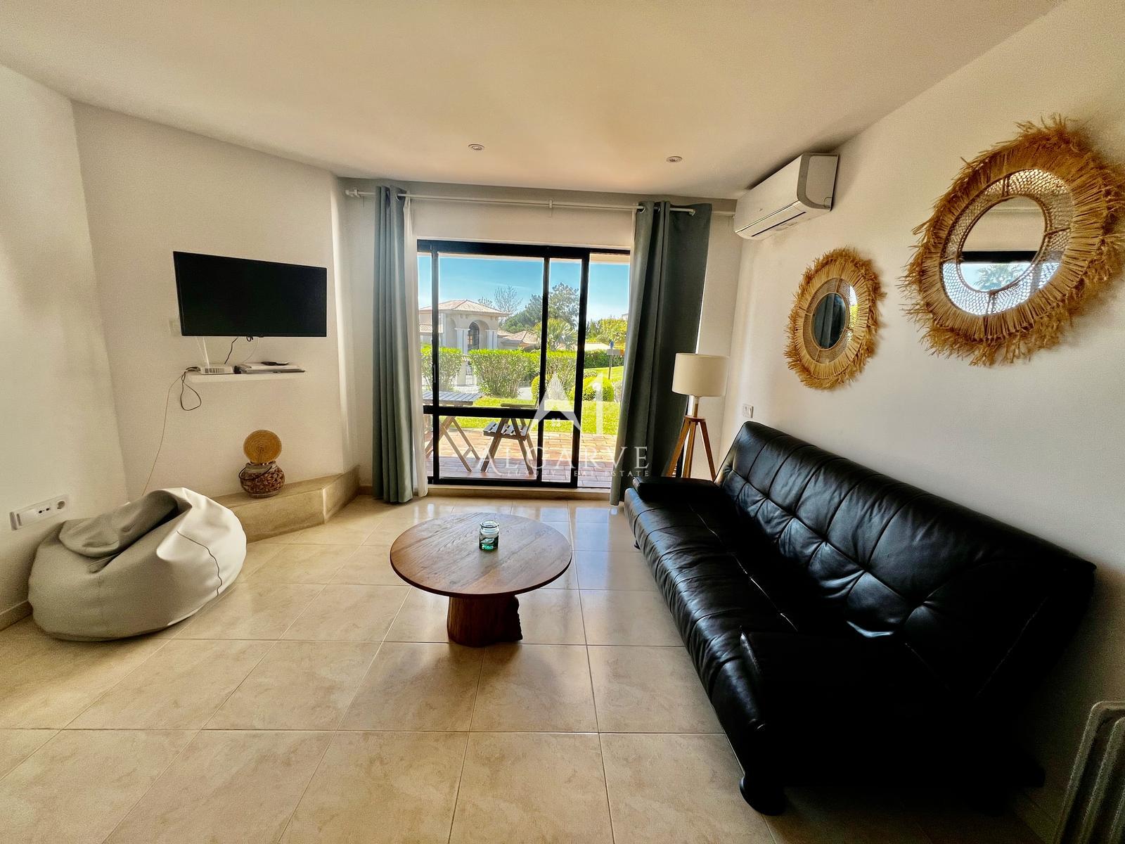 APARTAMENTO ESTÚDIO PARCIALMENTE REMODELADO NA QUINTA DO LAGO - OPORTUNIDADE DE INVESTIMENTO PRIME