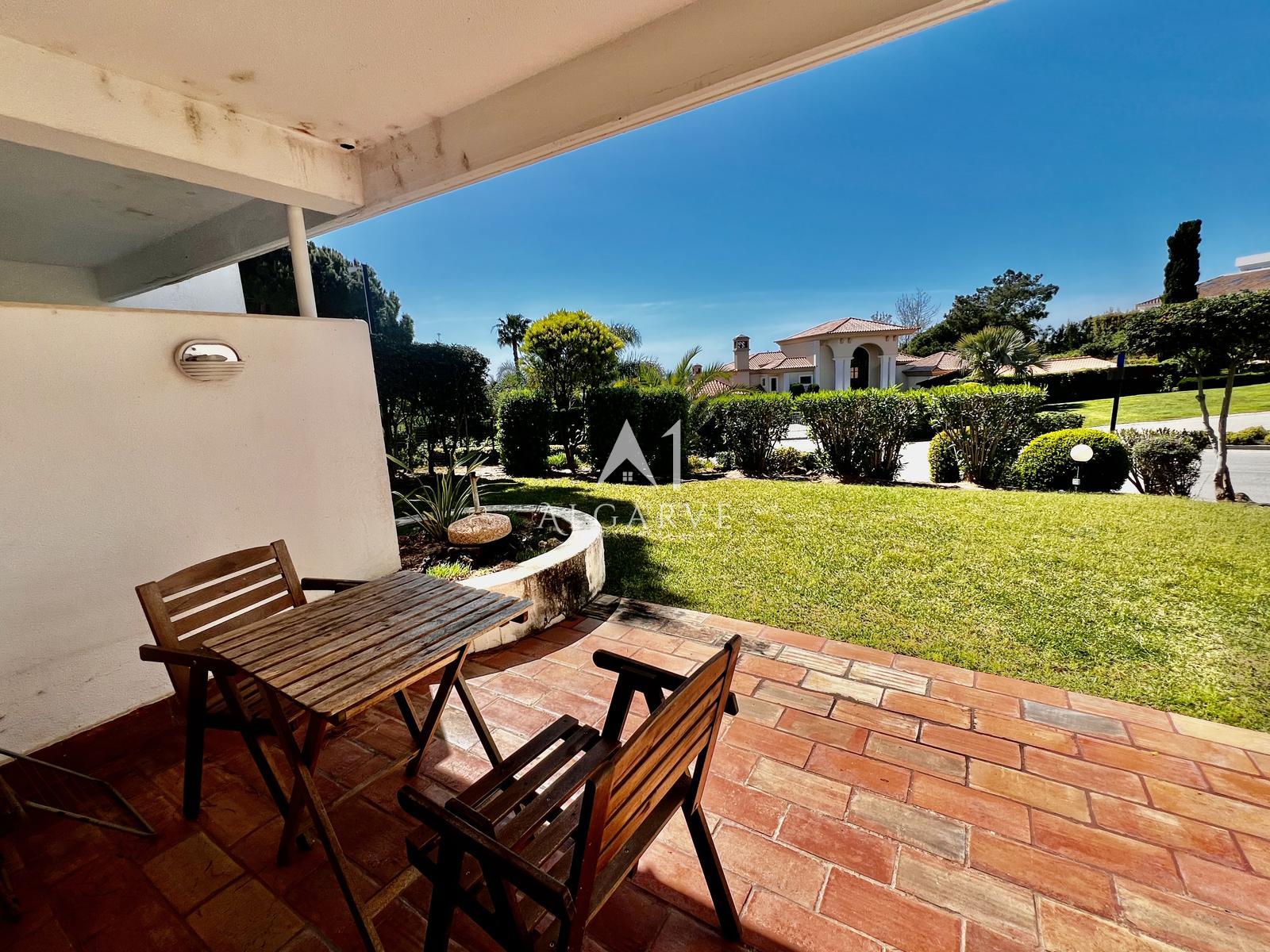 APARTAMENTO ESTÚDIO PARCIALMENTE REMODELADO NA QUINTA DO LAGO - OPORTUNIDADE DE INVESTIMENTO PRIME