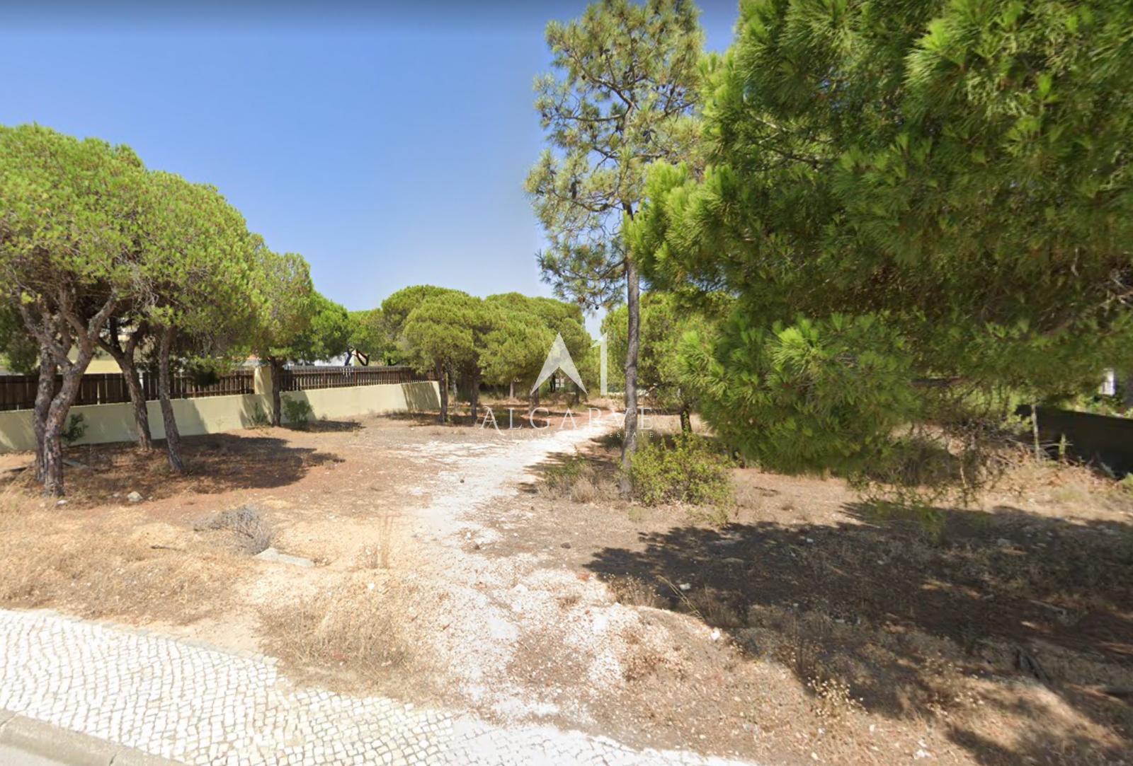 FANTÁSTICO TERRENO PARA CONSTRUÇÃO